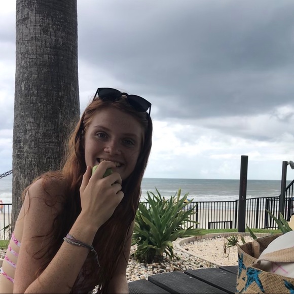 Meet your Posher, Abby - Picture 1 of 2